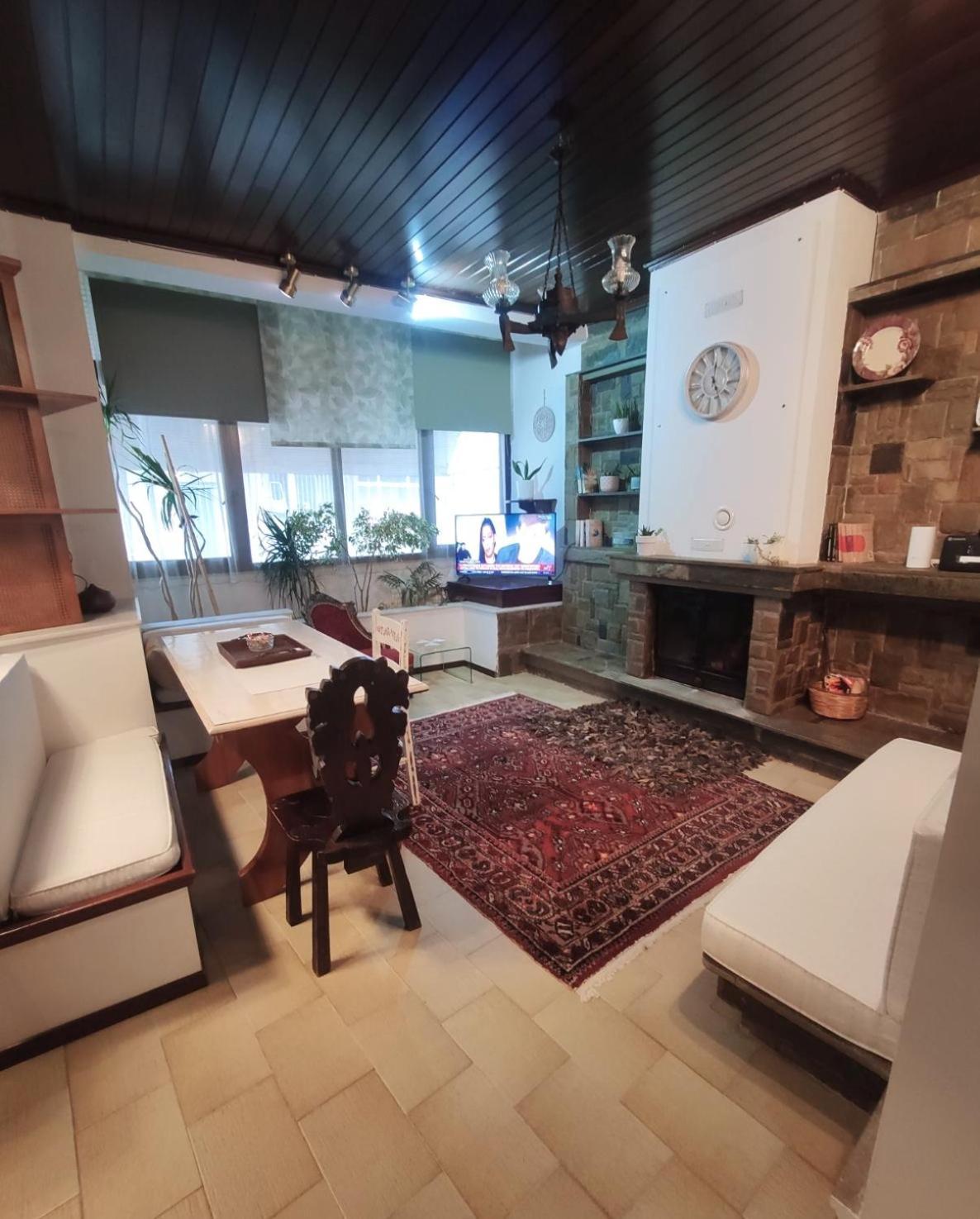 아그리니온 Johnny'S Loft 아파트 외부 사진